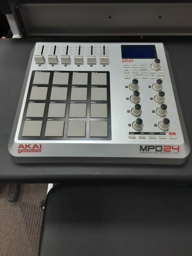 Akai - MPD24